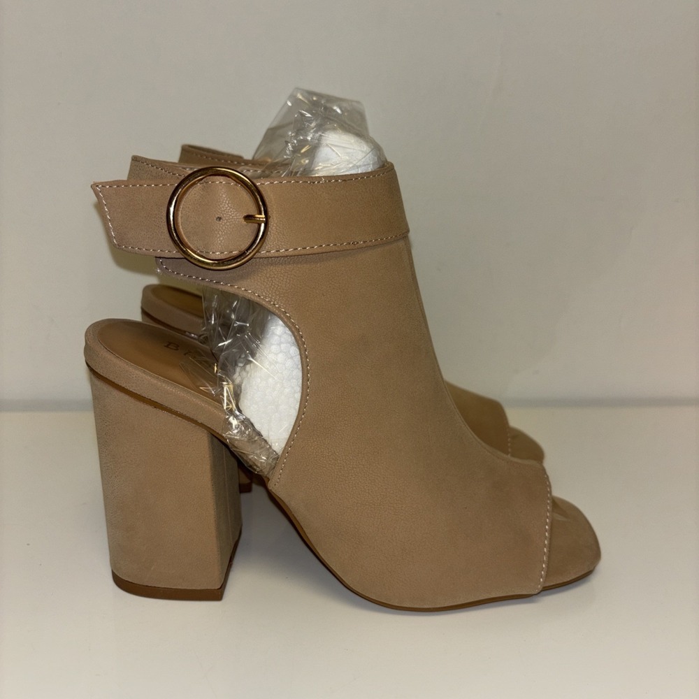 Bamboo Nude Nubuck Peep Toe Block Heel Booties Ankle Strap Size 6 NEW IN BOX